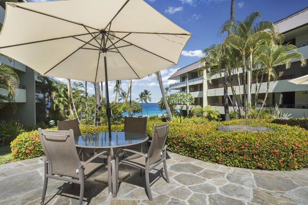 White Sands Village: Oceanview Retreat by Magic Sands Beach Kailua-Kona Exterior photo